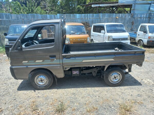 scurum 4x4 picup - Image 2