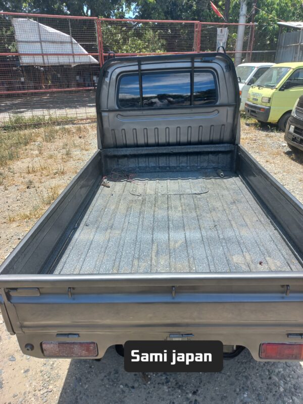 scurum 4x4 picup - Image 4