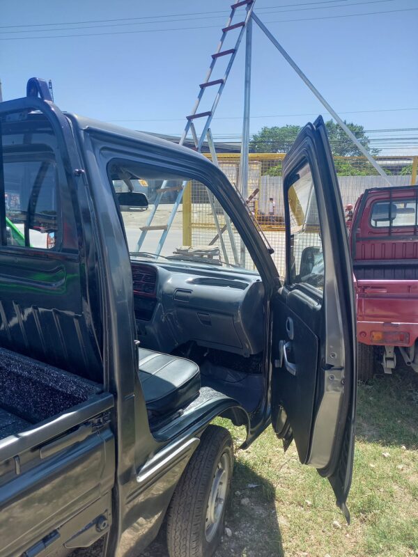 SUZUKI SCRUM 4x4 - Image 4