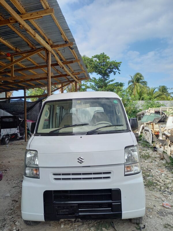 DA64V 4x2 Transporter