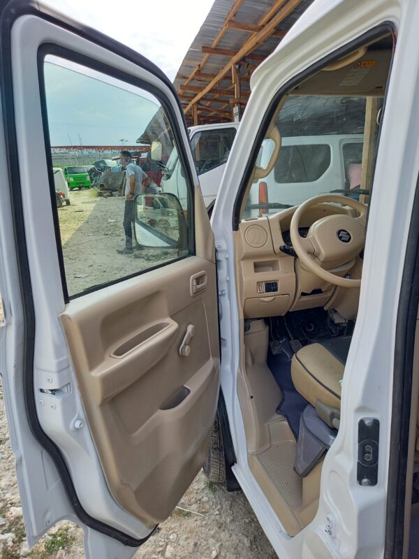 DA64V 4x2 Transporter - Image 7
