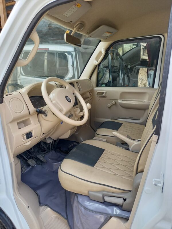DA64V 4x2 Transporter - Image 10