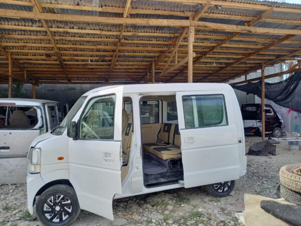 DA64V 4x2 Transporter - Image 9