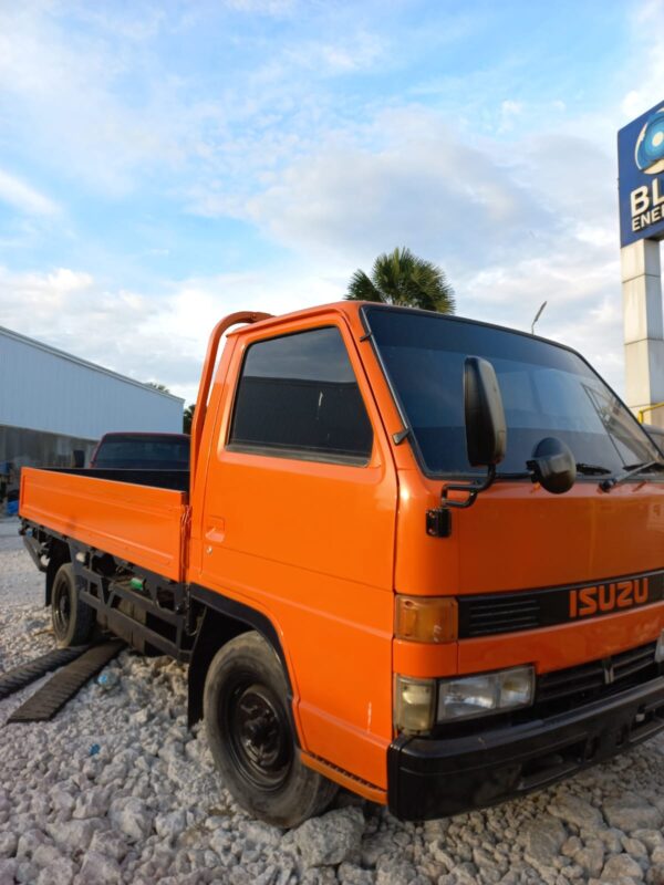 ISUZU ELF 10FT. - Image 2
