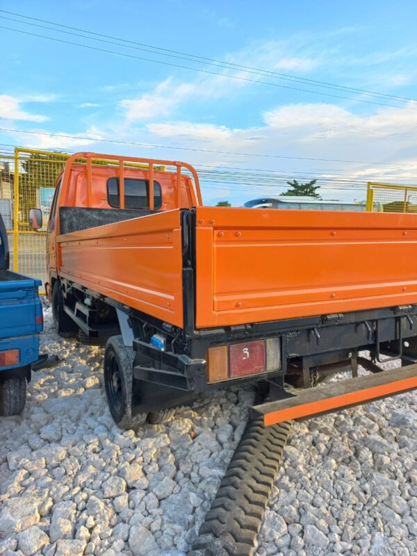 ISUZU ELF 10FT. - Image 4