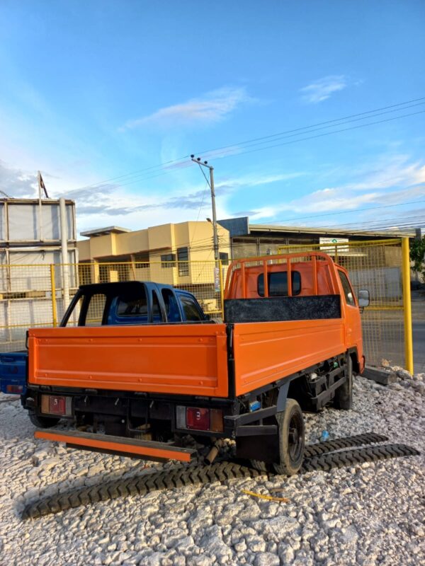ISUZU ELF 10FT. - Image 5