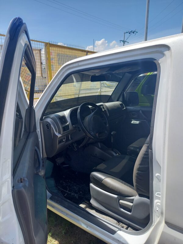 SUZUKI JIMNY 4x4 AT - Image 4