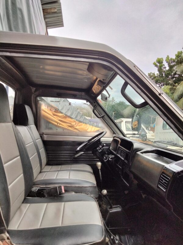 NISSAN BONGO 4x4 - Image 9